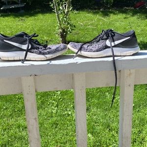 Nike tennis shoes 👟